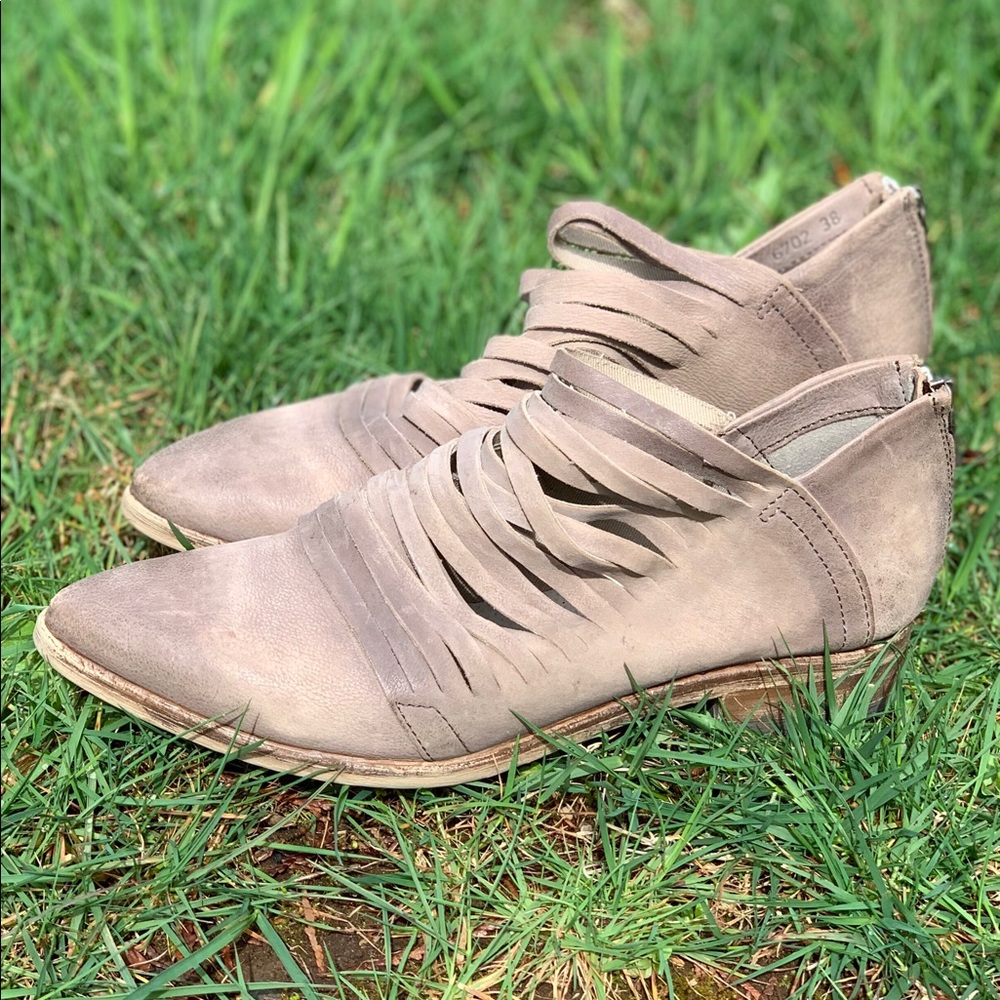 Free People | Lost Valley Flat | Size 38